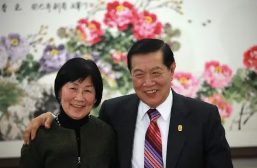 ▲李昌鈺（右）1962年與宋妙娟（左）結婚，相互扶持55年，直到女方過世。（圖／翻攝自微博）