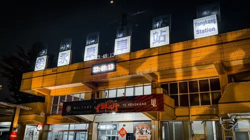 ▲統一獅本季主場轉到亞太棒球場，台鐵永康車站也會啟用接駁車。（圖／統一獅提供）