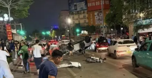 越南河內深夜連環車禍　疲勞駕駛失控衝撞7車、2人受傷送醫