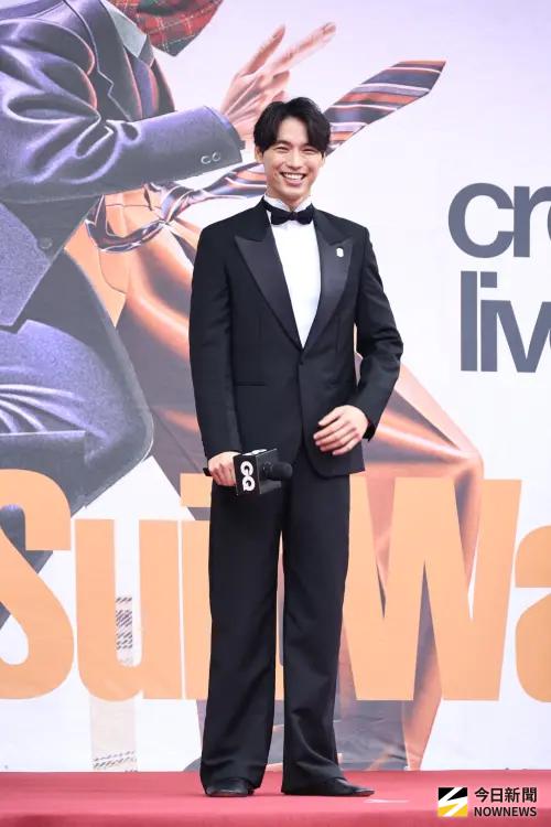 ▲福士蒼汰憑183公分高䠷身形、深邃五官和清爽氣質迷倒大批粉絲。（圖／記者邱曾其攝影）