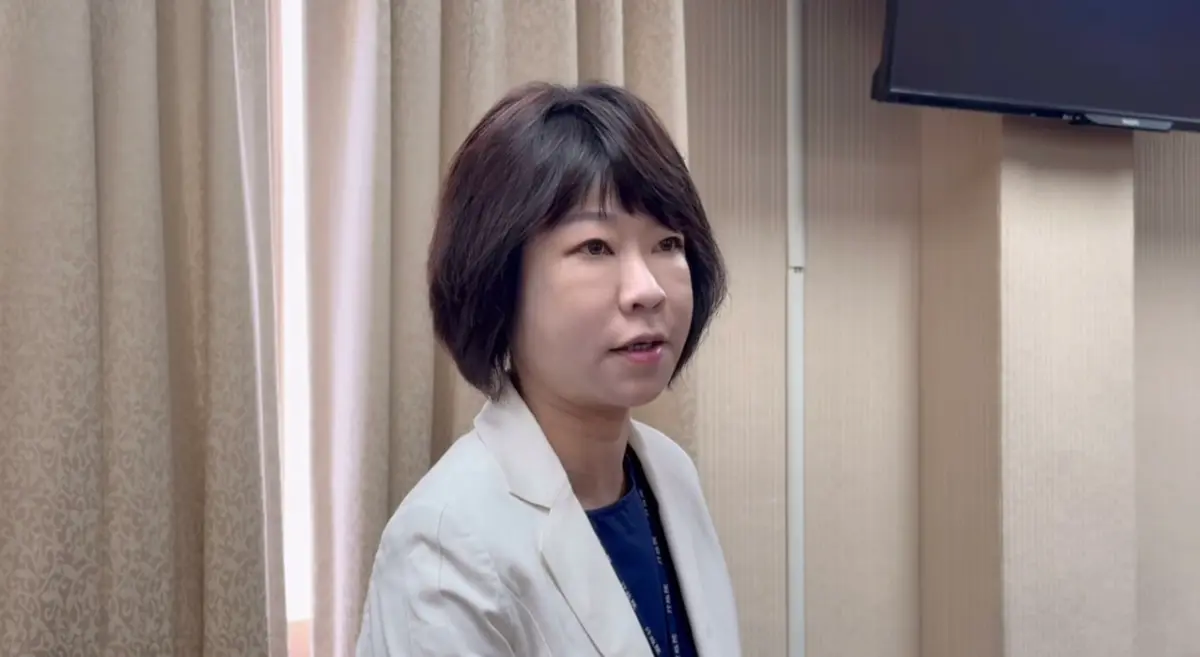 ▲顏慧欣家屬婉拒行政院頒發的一等功績獎章，經濟民主連合召集人賴中強在臉書揭露「在國貿幫眼中，顏慧欣就是踩線的外人。」（圖／翻攝畫面）