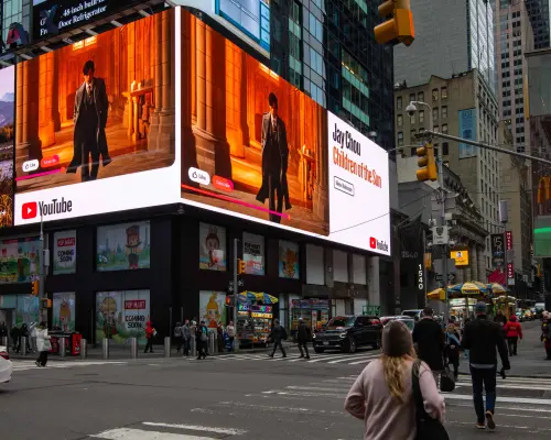 周杰倫《太陽之子》登時代廣場看板！他喊話全球歌迷：記得標記我