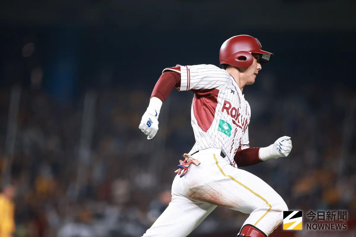 ▲樂天桃猿開路先鋒陳晨威開季手感燙到發火！繼昨日在開幕戰敲出中職本季首轟後，今（29）日在對陣味全龍的比賽中，首局面對龍隊先發洋投梅賽鍶（Trevor Mayse），再度敲出兩分打點全壘打。（圖／記者葉政勳攝 ,2026.03.28）