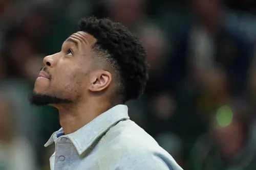 公鹿遭淘汰無緣季後賽！字母哥交易傳聞再起　瑞佛斯命運與其綑綁