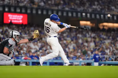 史密斯生日當天開轟逆轉　道奇主帥讚：他總能在關鍵時刻挺身而出
