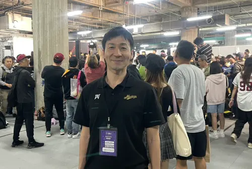 韓援簽名會擠爆大巨蛋！樂天桃猿領隊超吃驚：在日本不是這樣...