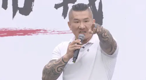 挺柯文哲！館長直呼「好人不該發抖」：不要管腦袋裝大便的青鳥