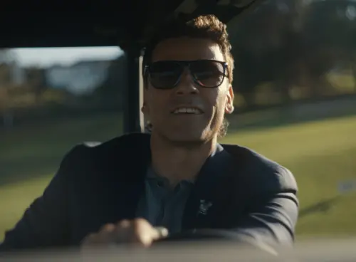 ▲《怒嗆人生2》劇情將延續第一季的「小事升級成瘋狂」風格，深入探討上流社會的矛盾與連鎖反應，再度探討人性的憤怒與脆弱。（圖／Netflix提供）