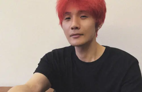 ▲李榮浩（如圖）砲轟單依純沒有獲得授權，就擅自演唱自己的歌〈李白〉，風波看似略為平息，又因單依純入圍金曲歌后，造成彼此粉絲又在聊天室互嗆。（圖／翻攝自李榮浩微博）