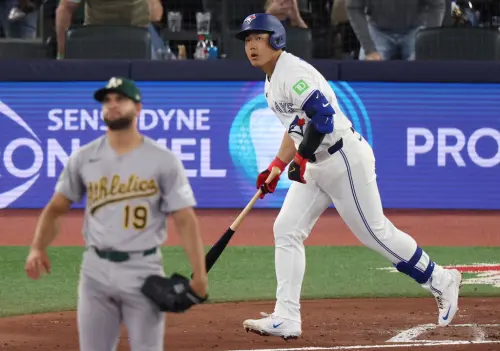 影／岡本和真首轟出爐！擊球初速達177公里　助藍鳥5：2勝運動家