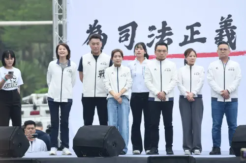 23藍委上凱道力挺柯文哲！律師酸爆：縱火犯總喜歡回現場