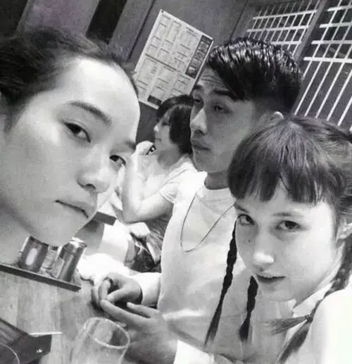 ▲淺野啓介（中）和水原佑果（右）交往期間，還和松岡莫娜（左）一起出遊過。（圖／IG＠ashley_yuka）