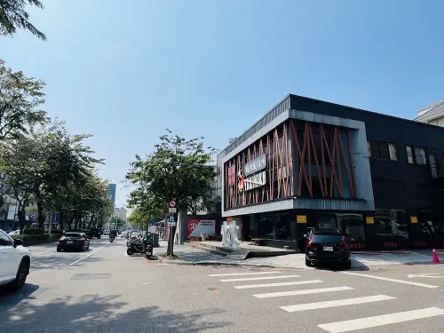 ▲公益路位於南屯區與西區交界的公益路，被譽為台中「燒肉一條街」，短短3公里內就有超過20家燒肉店進駐。（圖／信義房屋）