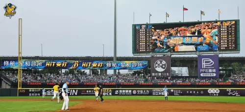 特企／臺中洲際球場視覺進化！中信兄弟導入台灣首創外野LED看板