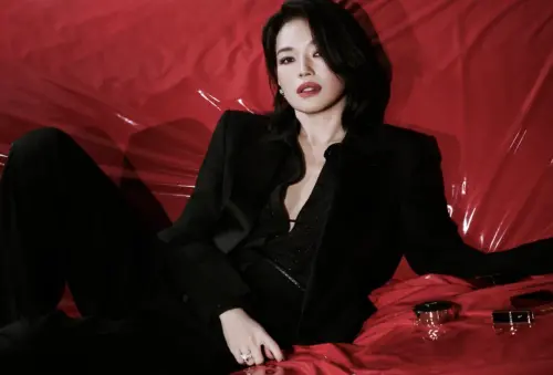 ▲舒淇也將過50歲生日，但拍起時尚美照，丰采仍很搶眼。（圖／摘自阿武吃雪糕微博）