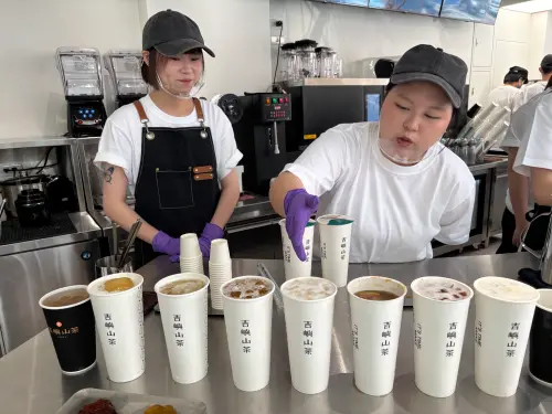 從烘焙跨足手搖飲 「吉嶼山茶」黎明店+現烤點心一次滿足