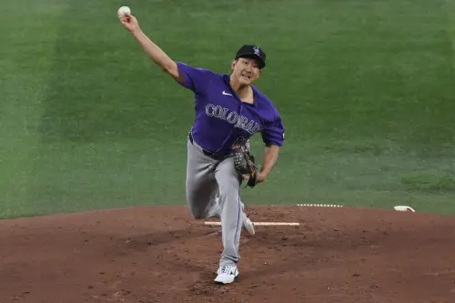 日本武士隊友大聯盟正面對決！菅野智之首度交手岡本和真送出老K