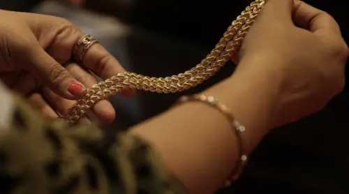 金價大跌卻爆買盤！交易量狂飆7倍　戰火反成進場最佳時機