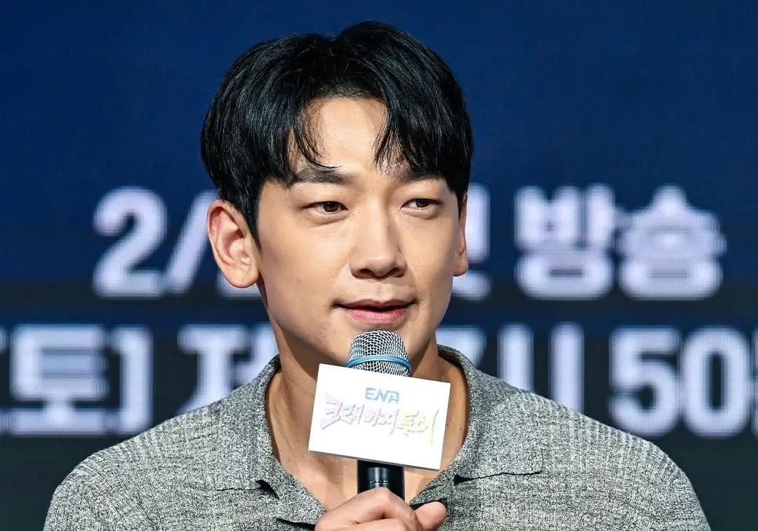 ▲Rain（鄭智薰）過去主演的《浪漫滿屋》、《對我而言可愛的她》都創下不錯佳績，但最新主持的節目《Crazy Tour》卻滑鐵盧，連續5集收視率都是0％開頭，相當淒慘。（圖／IG@ena_entertain）