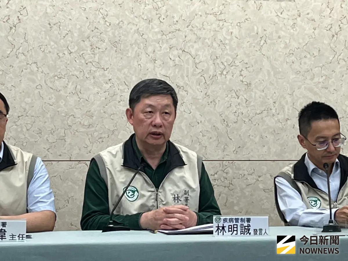 ▲疾管署副署長林明誠說明新增2例麻疹境外移入個案。（圖／記者張乃文攝）