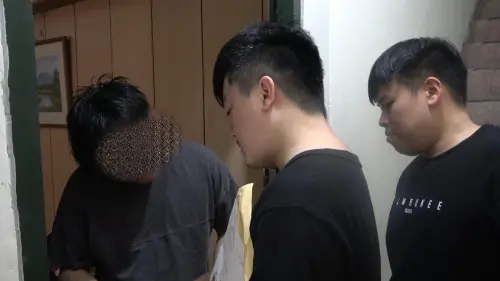 ▲拖吊蟑螂不僅向車主索取天價拖吊費，甚至還會動用人多勢眾的方式包圍車主恐嚇。（圖／新北刑大提供）