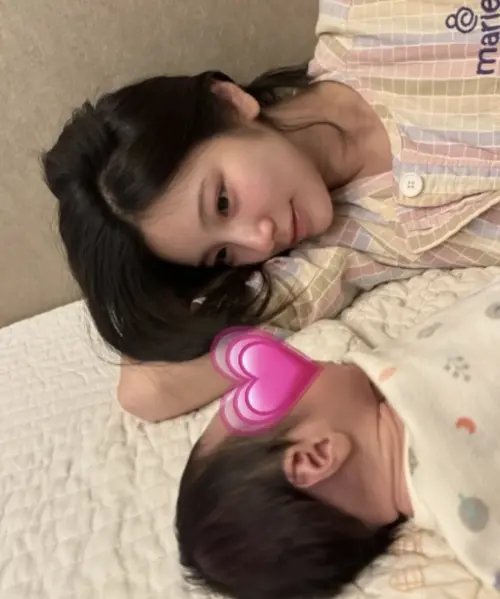 ▲金昭喜退出演藝圈後突然宣布當媽，讓許多粉絲相當震驚。（圖／IG@s2k1m）