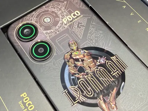 ▲POCO X8 Pro 鋼鐵人限定版以史塔克工業最具代表性的黑金戰甲為靈感。（圖／記者周淑萍攝）