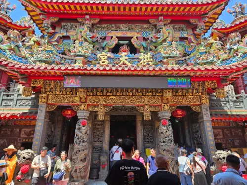 ▲想參加白沙屯媽祖進香，建議搭乘大眾運輸方式前往拱天宮，避免個人汽車太多造成交通壅塞。（圖／白沙屯拱天宮臉書）