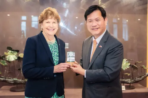 美參議員閃電訪台！林佳龍爭取免雙重課稅：助台商赴美