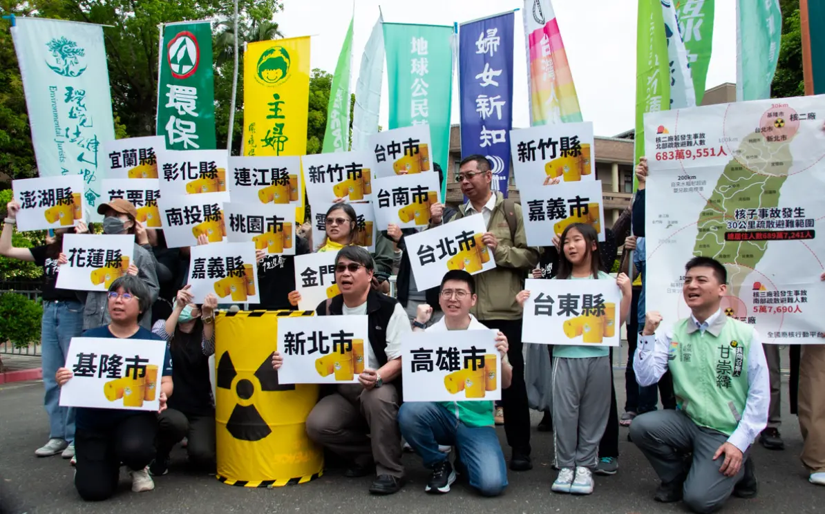 Taiwanese and Western experts offer divergent views as local activists oppose nuclear revival