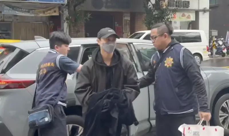 王子涉閃兵被捕反應曝光！撞見「毛弟下樓拿早餐」開門驚見這1幕