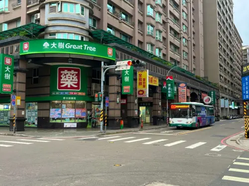 ▲泰山十八甲重劃區機能成熟，公車班次密集，吸引剛需買方目光。（圖／信義房屋）