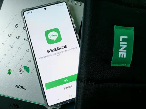 ▲如需使用LINE「通話錄製功能」時，務必先將LINE更新至最新版，並在「LINE Labs」內開啟相關設定。（圖／記者周淑萍攝）