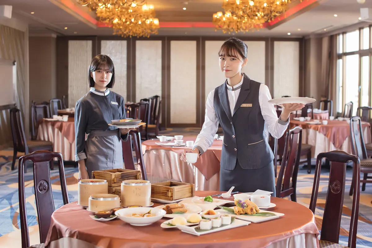 ▲台中福華住宿餐飲聯合通用券，餐券約7折優惠，從西式料理、中式佳餚到高樓層景觀都適用。（圖／業者提供）