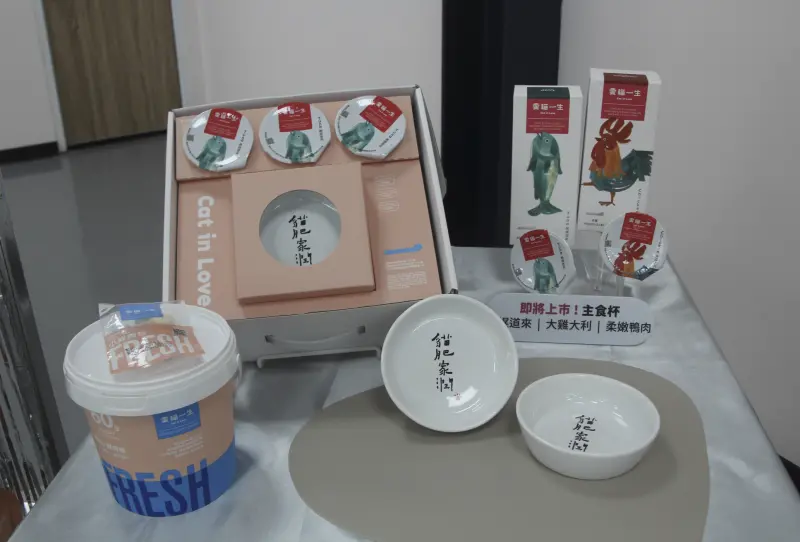 ▲貓是肉食性,更是挑食。因此發展出自己蓋工廠,有了工廠才能控制研發力,更可完成做貓食最大的挑戰,也就是符合貓咪的「嗜口性」,強調是愛吃的「嗜」。(圖/記者鍾泓良攝影)