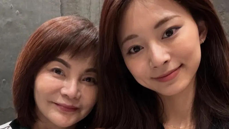 子瑜太敢說！曾出賣媽媽年輕照片　吐槽「那是還沒做醫美的時候」