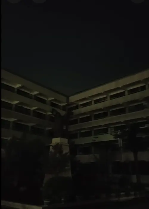 ▲文心國小今日凌晨約1至2時許，校內廣播系統突然播放已故藝人黃鴻升的歌曲〈地球上最浪漫的一首歌〉，聲響甚至傳至文心路及周邊多條街巷。（圖／翻攝自臉書粉專「林煜舜」）