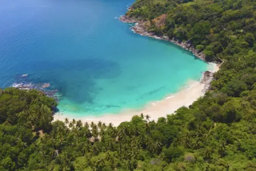 普吉島自由海灘遭侵占亂象曝光　違建林立居民控失去土地與生計