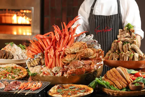 ▲晶華國際酒店集團旗下位於大直英迪格酒店的全台唯一泰式海鮮自助餐廳「泰市場」開幕滿二年，推出新菜，母親節也將加菜。（圖／晶華酒店提供）