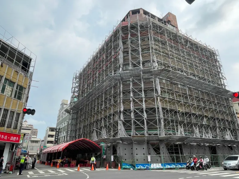 台南最後鬼屋拆了！來亞大樓從飯店到白骨案　一原因未來規劃成謎