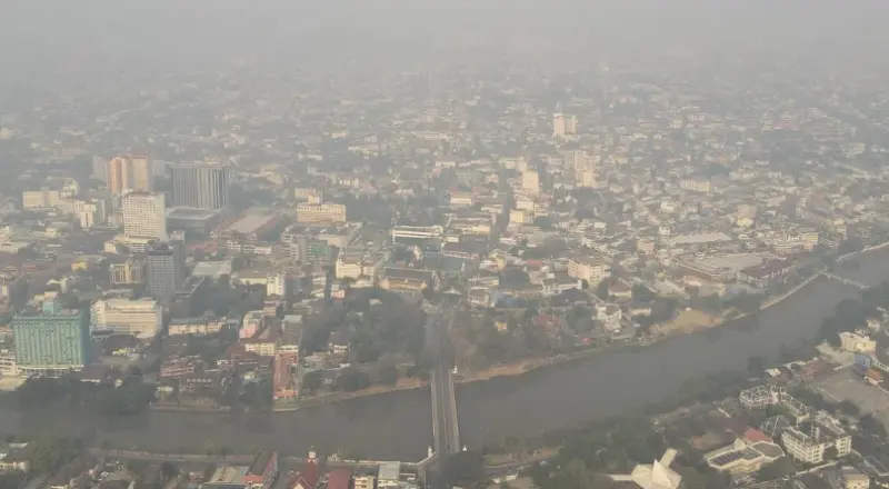 看不見天空的觀光城！清邁林火與焚燒夾擊　PM2.5超標20倍