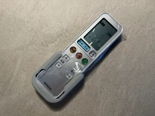 冷氣遙控免釘牆！她揭「底座1隱藏功能」超好用：活了32年才學到