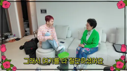 ▲2AM成員趙權（左）透露媽媽截肢，自己身體也不好，故事讓人鼻酸。（圖／YouTube@순풍 선우용여）