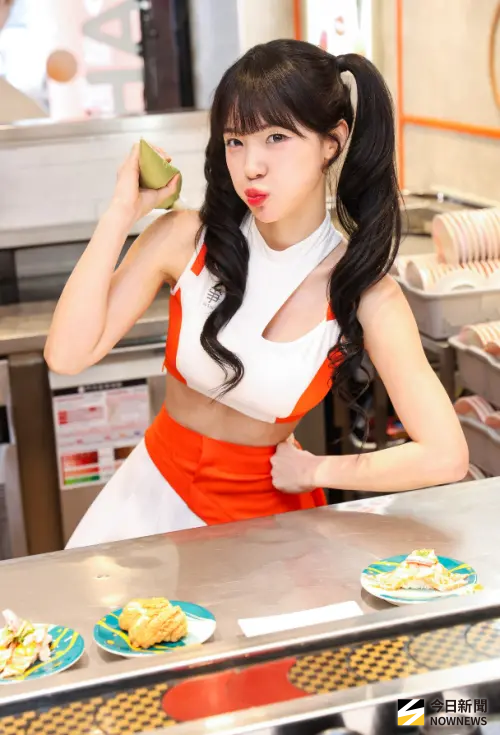 ▲李多慧化身最美壽司師傅，表情仍俏皮、可愛。（圖／特約攝影趙文彬攝）