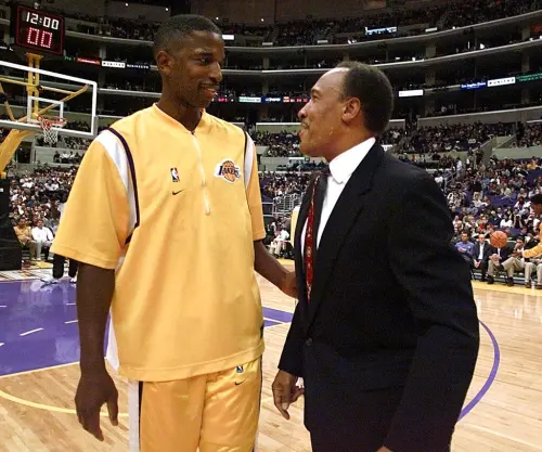 ▲湖人傳奇大前鋒格林（AC Green），他的綽號是「鋼鐵人」，生涯曾經連續1192場出賽，據傳他為了避免身體太過勞累、維持出賽數，曾禁慾超過40年。（圖／美聯社／達志影像）