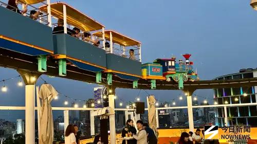 ▲ 「大立空中樂園 RIZZ」為結合娛樂、餐飲與社交氛圍的城市高空空間。（圖／記者陳美嘉攝，2026.04.02）