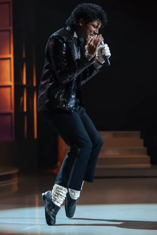 ▲《麥可傑克森》將流行樂之王傳奇的人生搬上大銀幕。（圖／UIP提供）