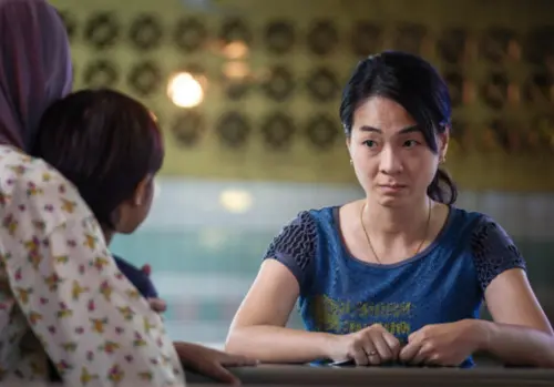 ▲陳雪甄（右）在《人生海海》演活馬來西亞女性，勇奪去年金馬獎最佳女配角獎。（圖／甲上娛樂提供）