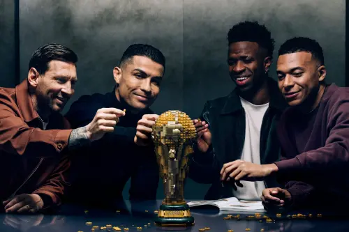 足球4天王世紀合體！梅西、C羅廣告同框　網全跪了：樂高挖金礦？