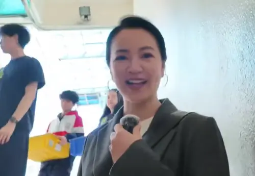 阿雅重回華岡藝校！揭大S畢業照竟沒有臉、陪小S偷看暗戀學長練舞